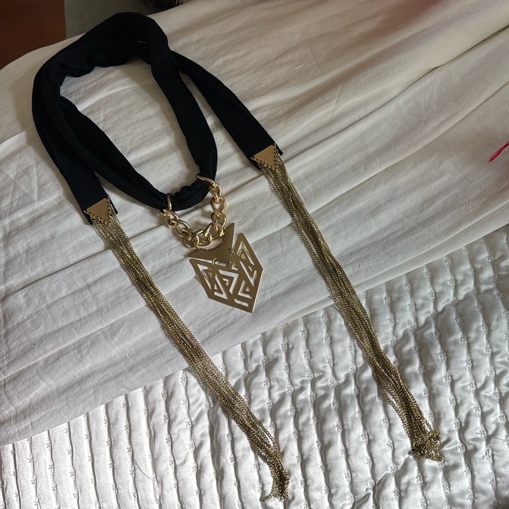 Statement piece necklace